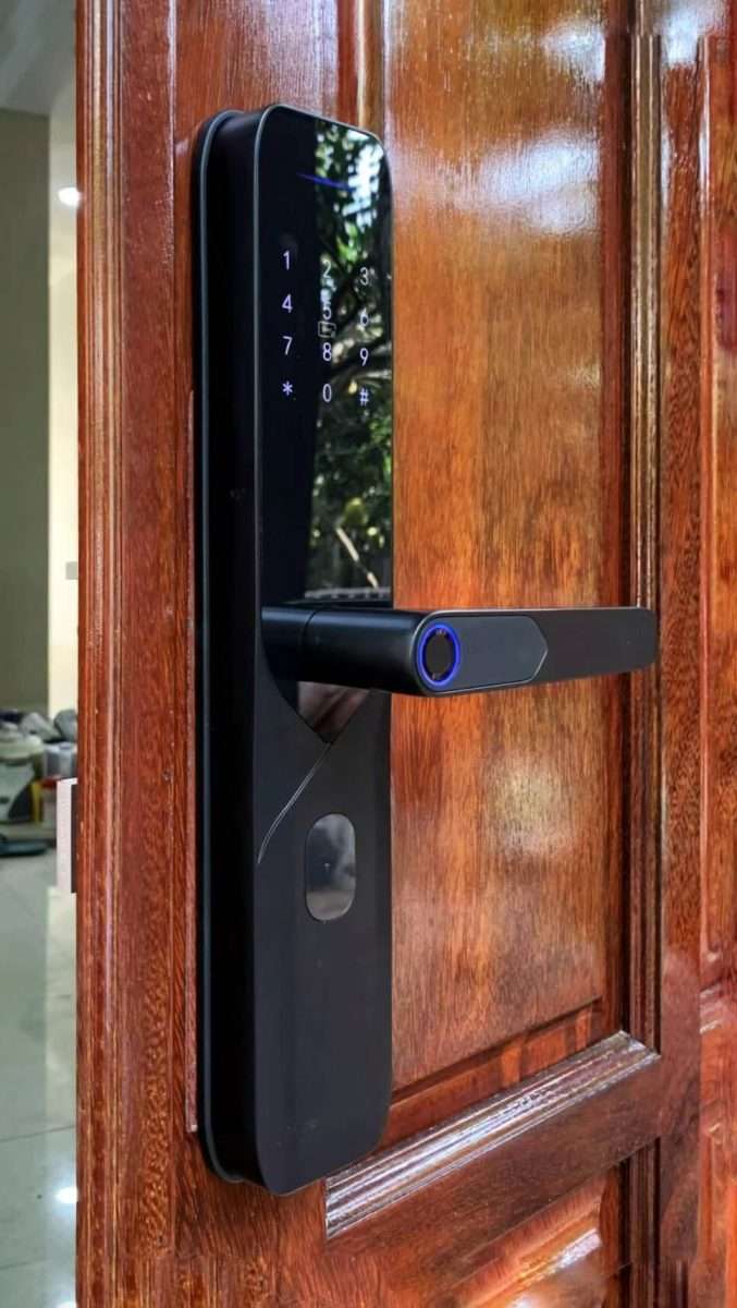 smart lock vs traditional 2